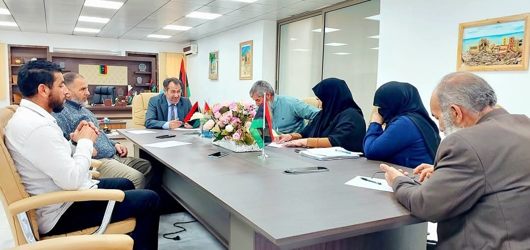 اجتماع مشترك بين مراقبة التربية والتعليم بصبراتة وكلية الآداب والتربية لتعزيز جودة التعليم وربط مخرجات قسم معلم الفصل بسوق العمل اجتماع مشترك بين مراقبة التربية والتعليم بصبراتة وكلية الآداب والتربية لتعزيز جودة التعليم وربط مخرجات قسم معلم الفصل بسوق العمل