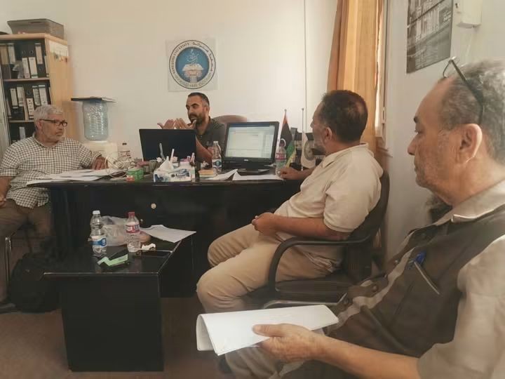 اللجنة العلمية وأعضاء هيئة التدريس بقسم الإعلام يعقدون اجتماعًا لمراجعة وتطوير الخطط الدراسية للبرامج الأكاديمية.